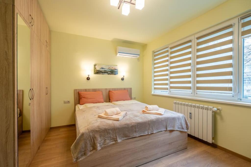 Top Location Central New & Spacious 3 Bdr Apt Medical Academy Σόφια Εξωτερικό φωτογραφία