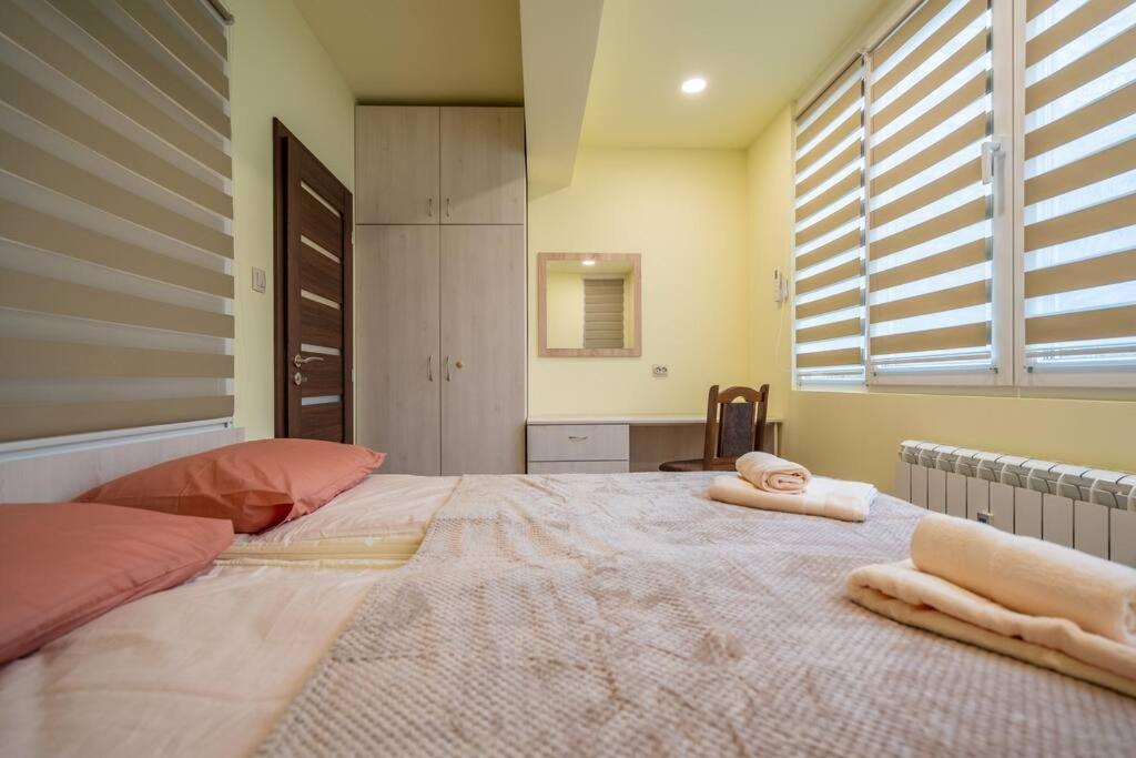 Top Location Central New & Spacious 3 Bdr Apt Medical Academy Σόφια Εξωτερικό φωτογραφία